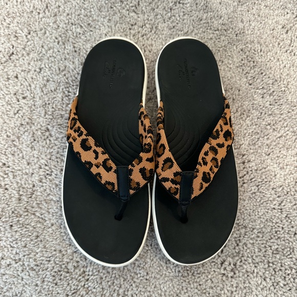 Clarks Cloudsteppers - Picture 1 of 3